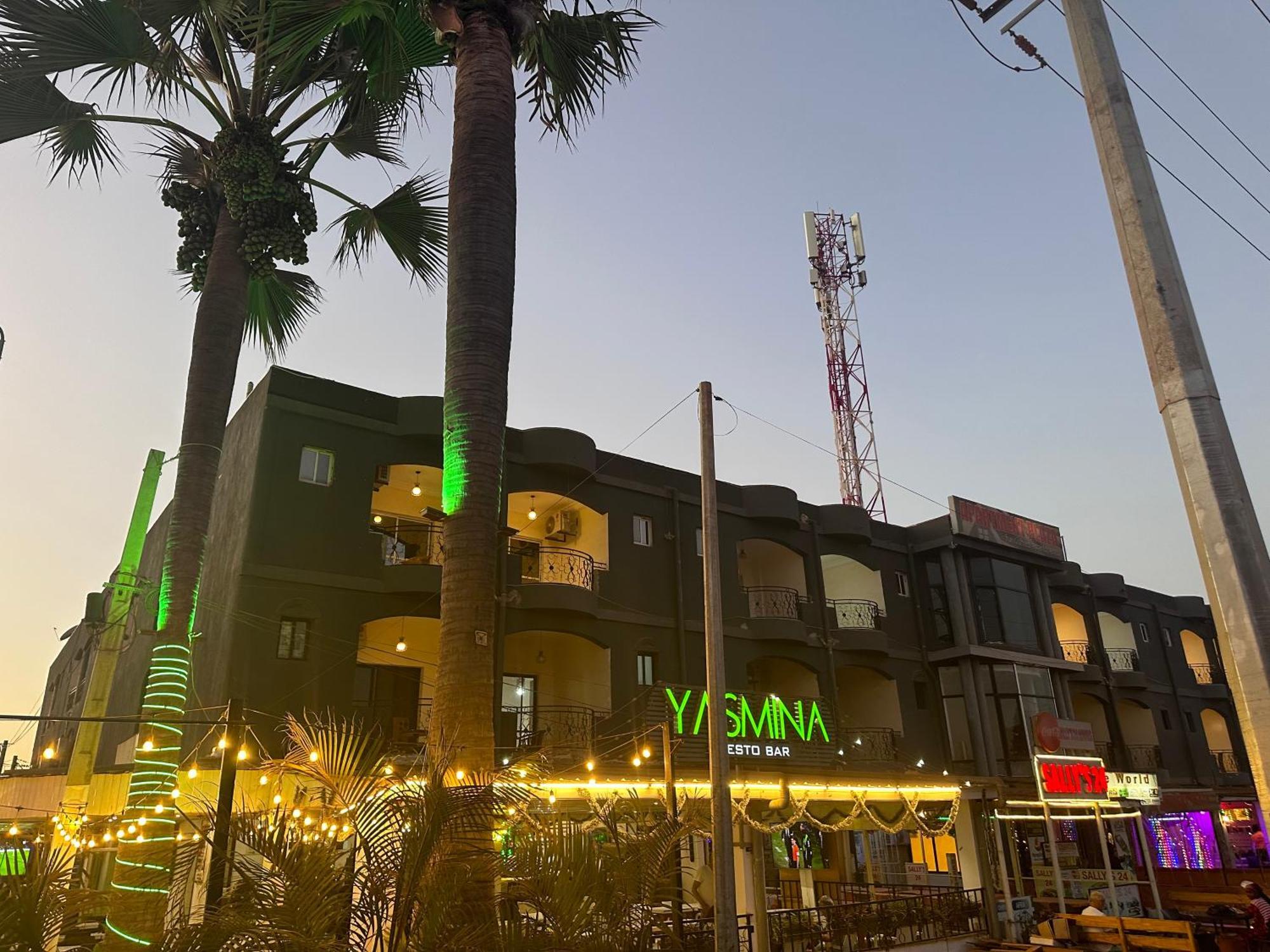 Apartments Plaza Hotel Kololi Exterior foto